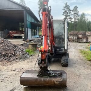 2004 Kubota KX61-3 mit 4 Schaufeln    -  9.000 EUR
