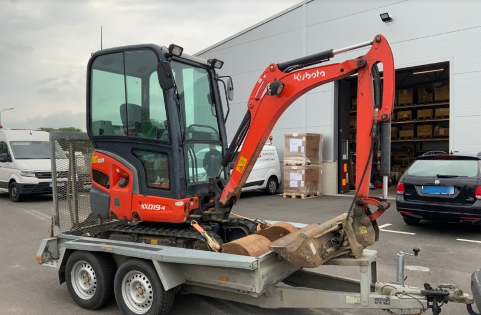 2015 Bagger Kubota KX019-4 mit Werkzeug und Anhänger - 12.000 EUR - Image 3