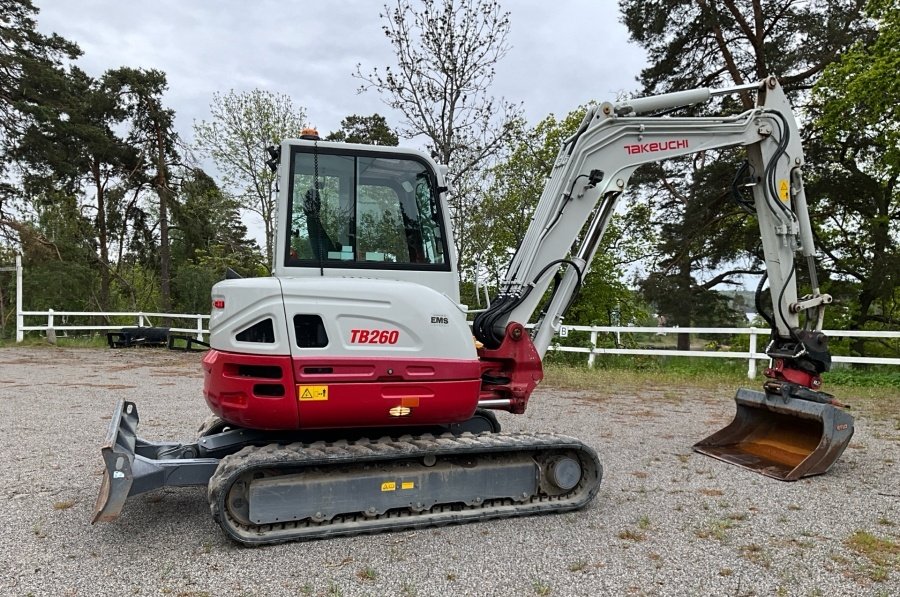 2019 Takeuchi TB260 Bagger mit Rototilt und Anbaugeräten - 20.000 EUR - Image 4